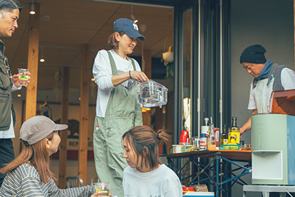 タンクに水を補給して、BBQの準備!