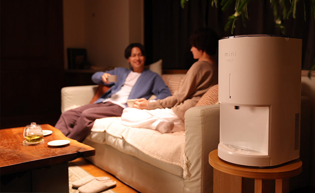 スツールの上に載せて、リビングの寛ぎ空間に