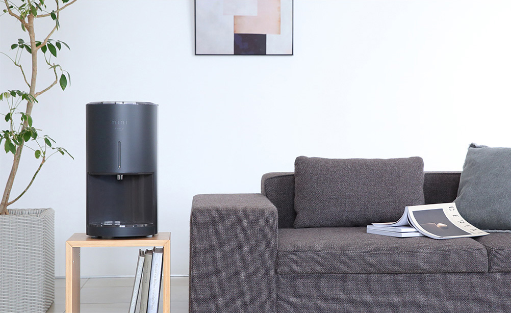 サイドテーブルに載せて、ソファー横に