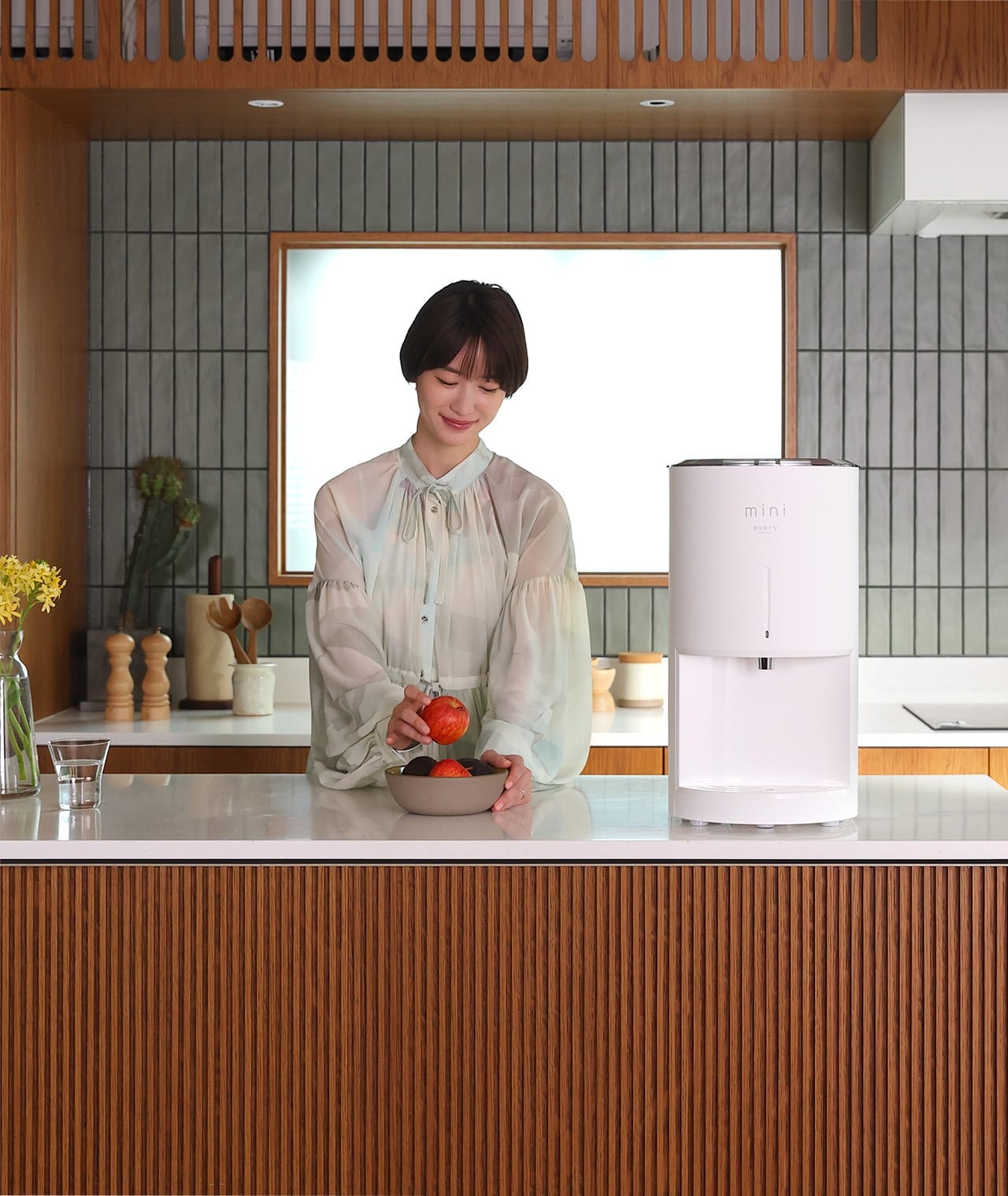 mini every 浄水器 黒　新品のフィルター付き 浄水】卓上型の小さなウォーターサーバーevery frecious mini